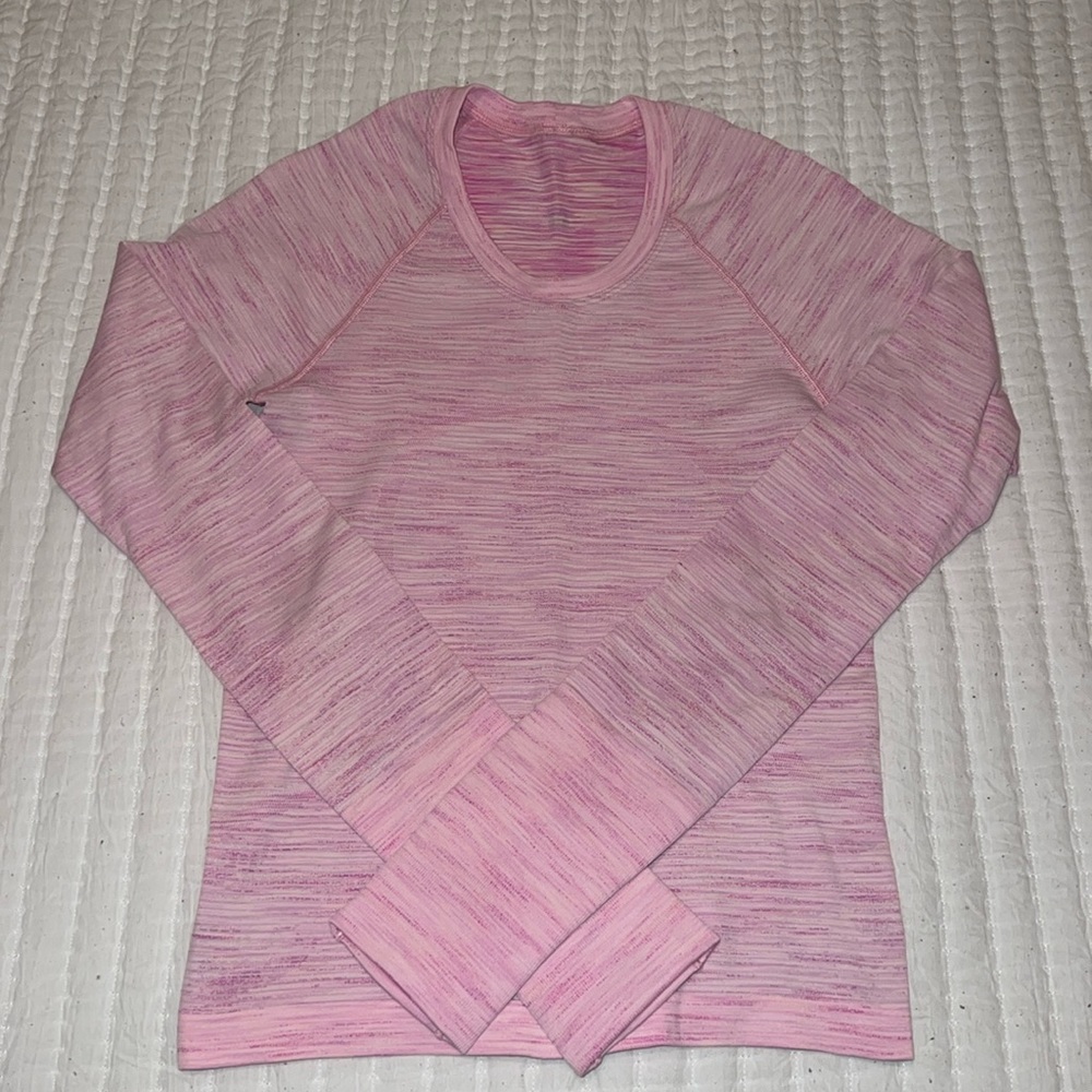 lululemon strawberry milkshake/sonic pink swiftly tech long sleeve 💗💗
